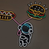 تابلو نئون پلکسی فضانورد فست فود